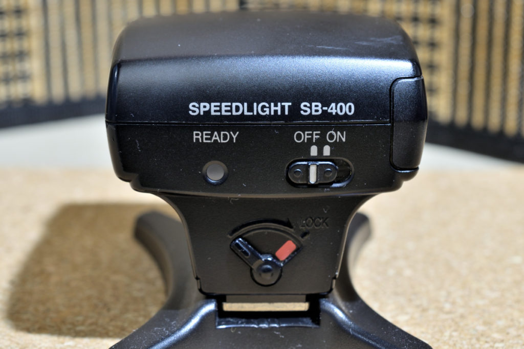 スピードライト Nikon SB-400 - デジイチ初心者の紆余曲折